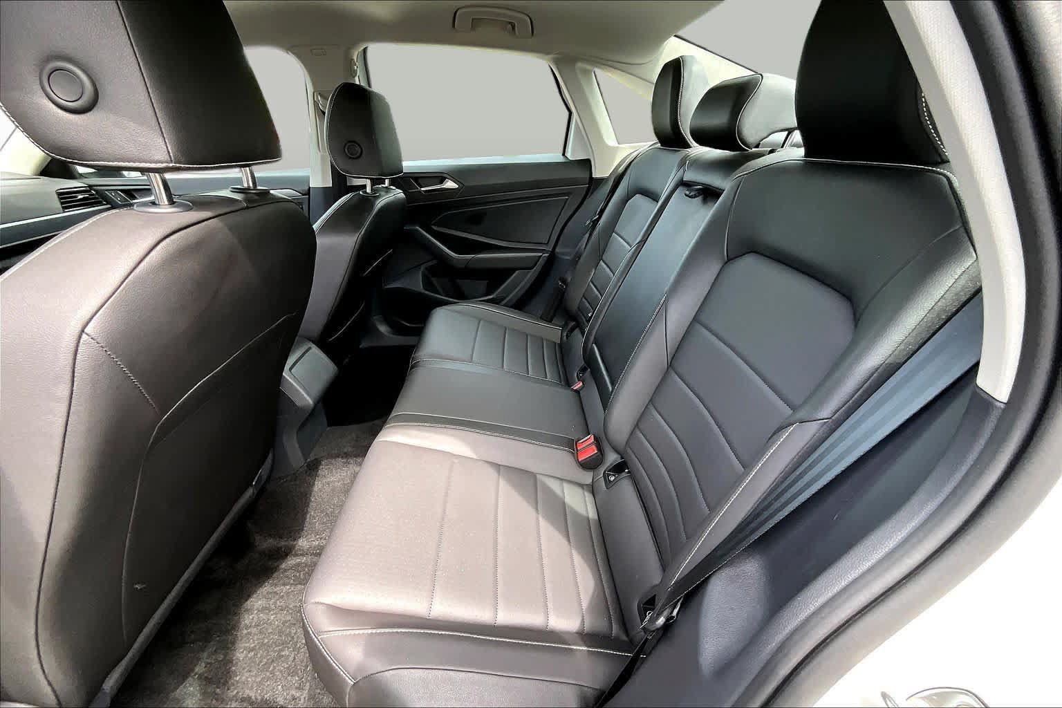 Used 2023 Volkswagen Jetta SE FWD image 20