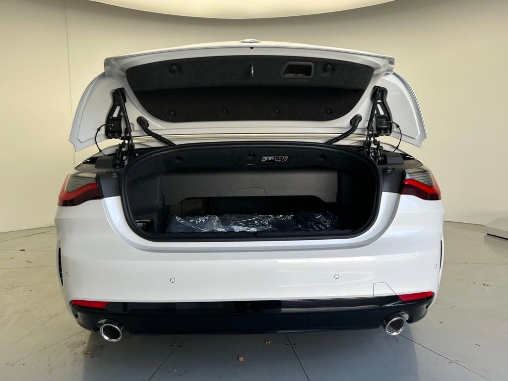 New 2026 BMW 430i xDrive Convertible w/ Premium Package image 9