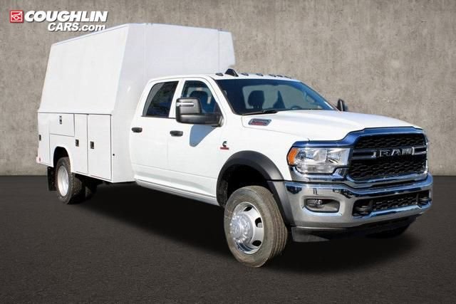 New 2024 RAM 5500 Tradesman w/ Chrome Appearance Group image 2