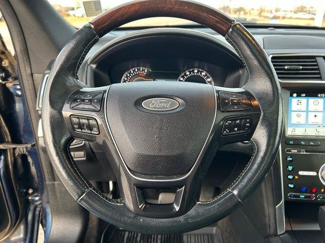 Used 2017 Ford Explorer Platinum image 10