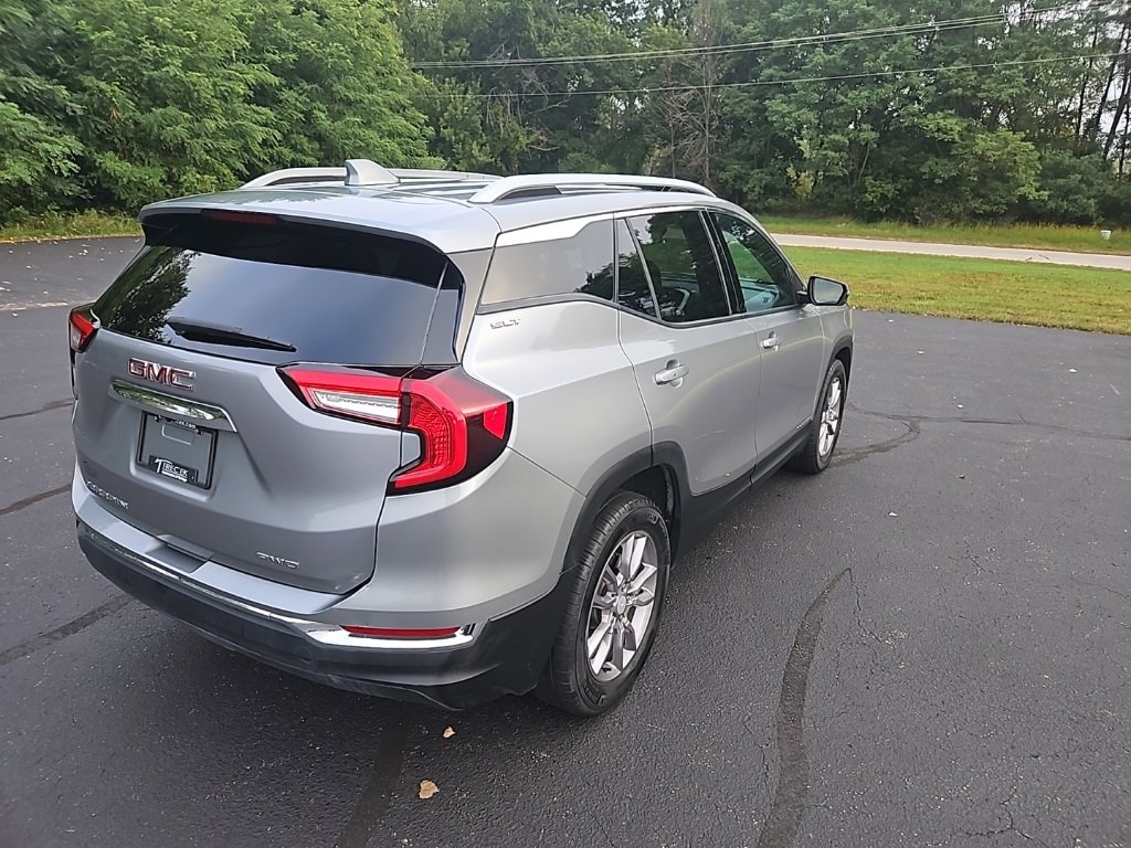 Used 2024 GMC Terrain SLT image 7