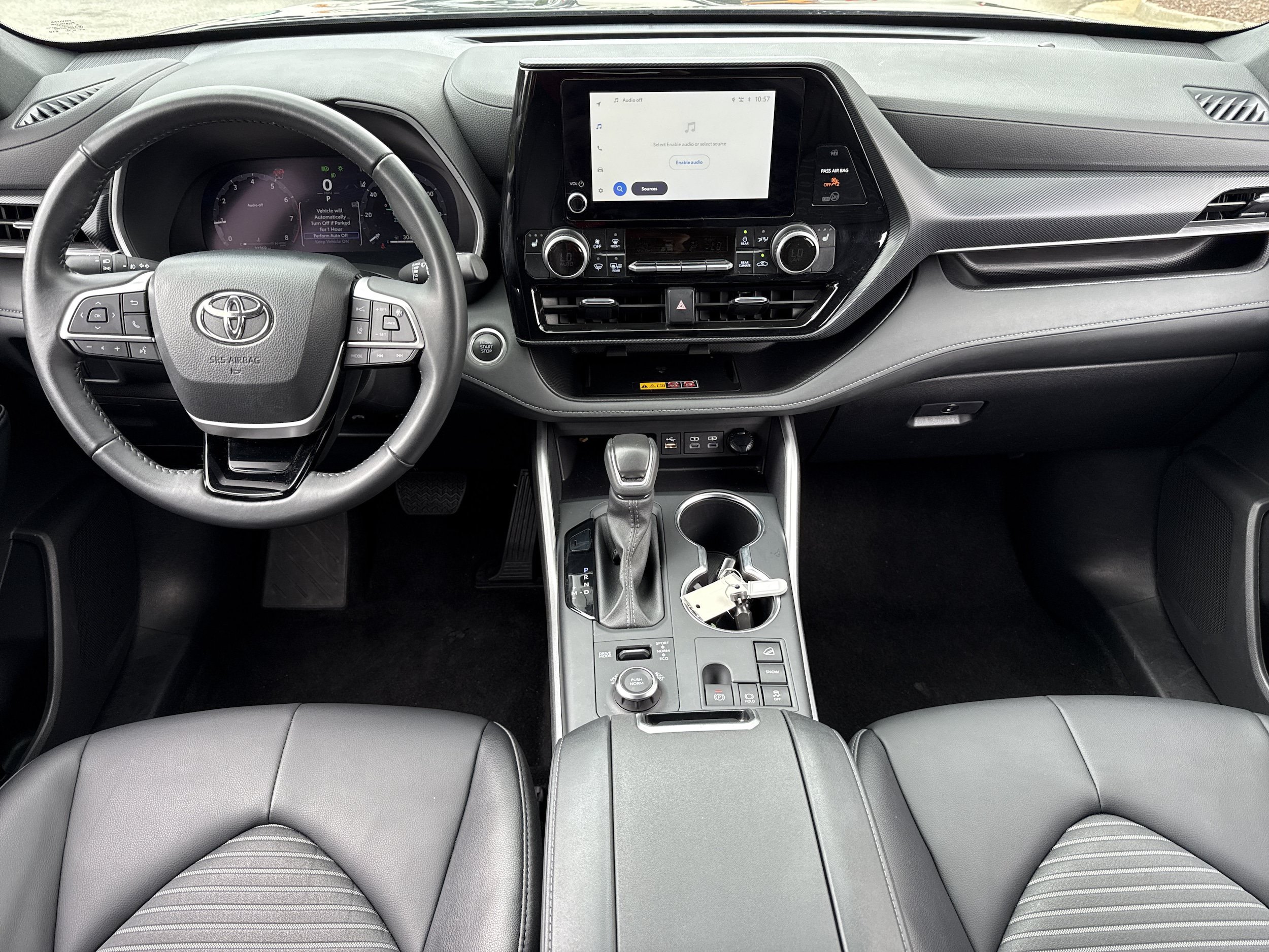 Certified 2025 Toyota Highlander XSE AWD/4WD image 2