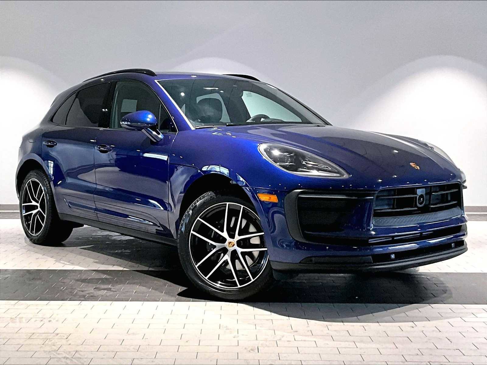 Used 2025 Porsche Macan image 12