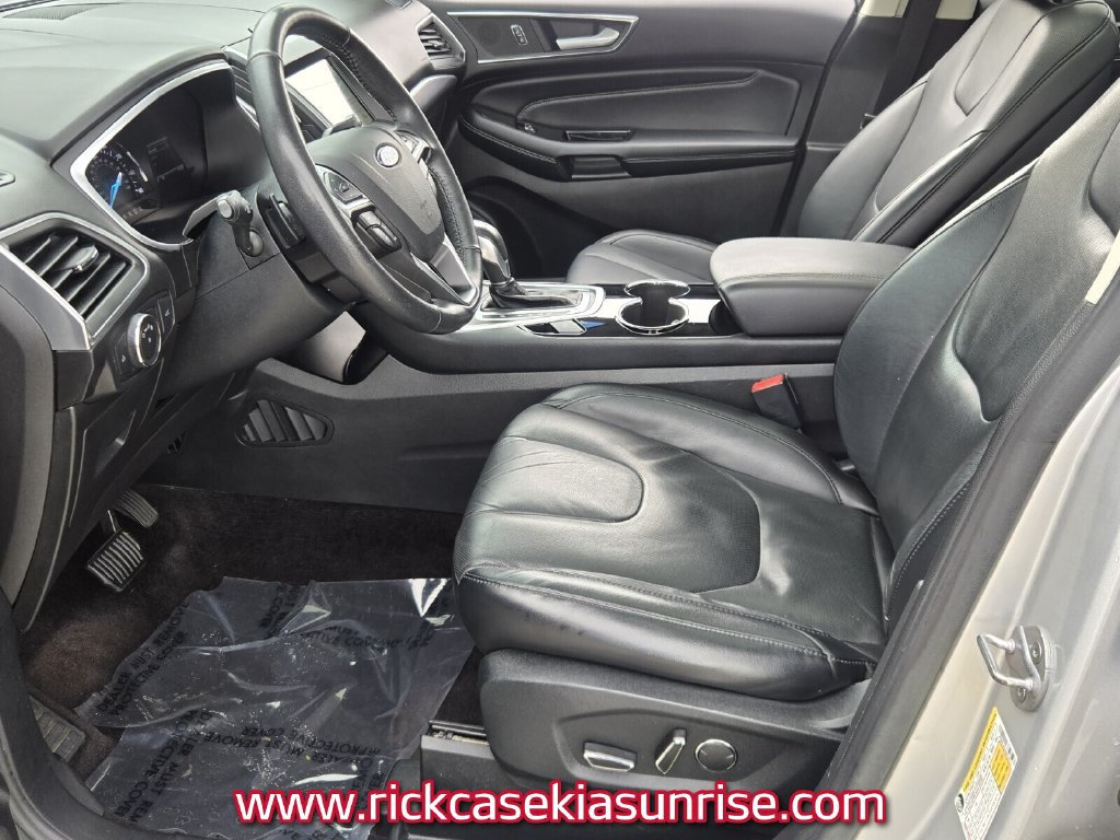 Used 2016 Ford Edge Titanium w/ Equipment Group 302A FWD image 10