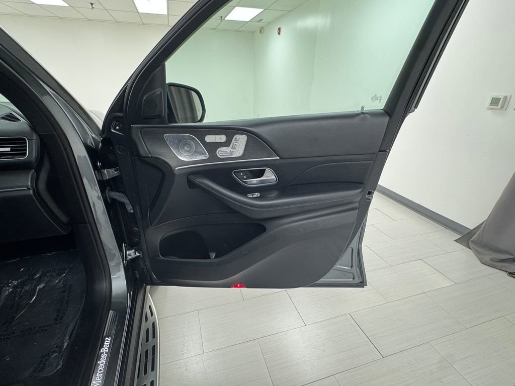 Used 2020 Mercedes-Benz GLS 450 4MATIC image 14