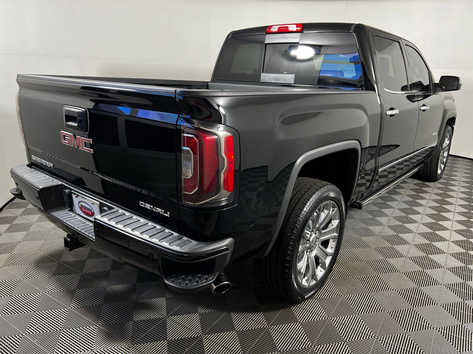 Used 2017 GMC Sierra 1500 Denali w/ Denali Ultimate Package AWD/4WD image 5