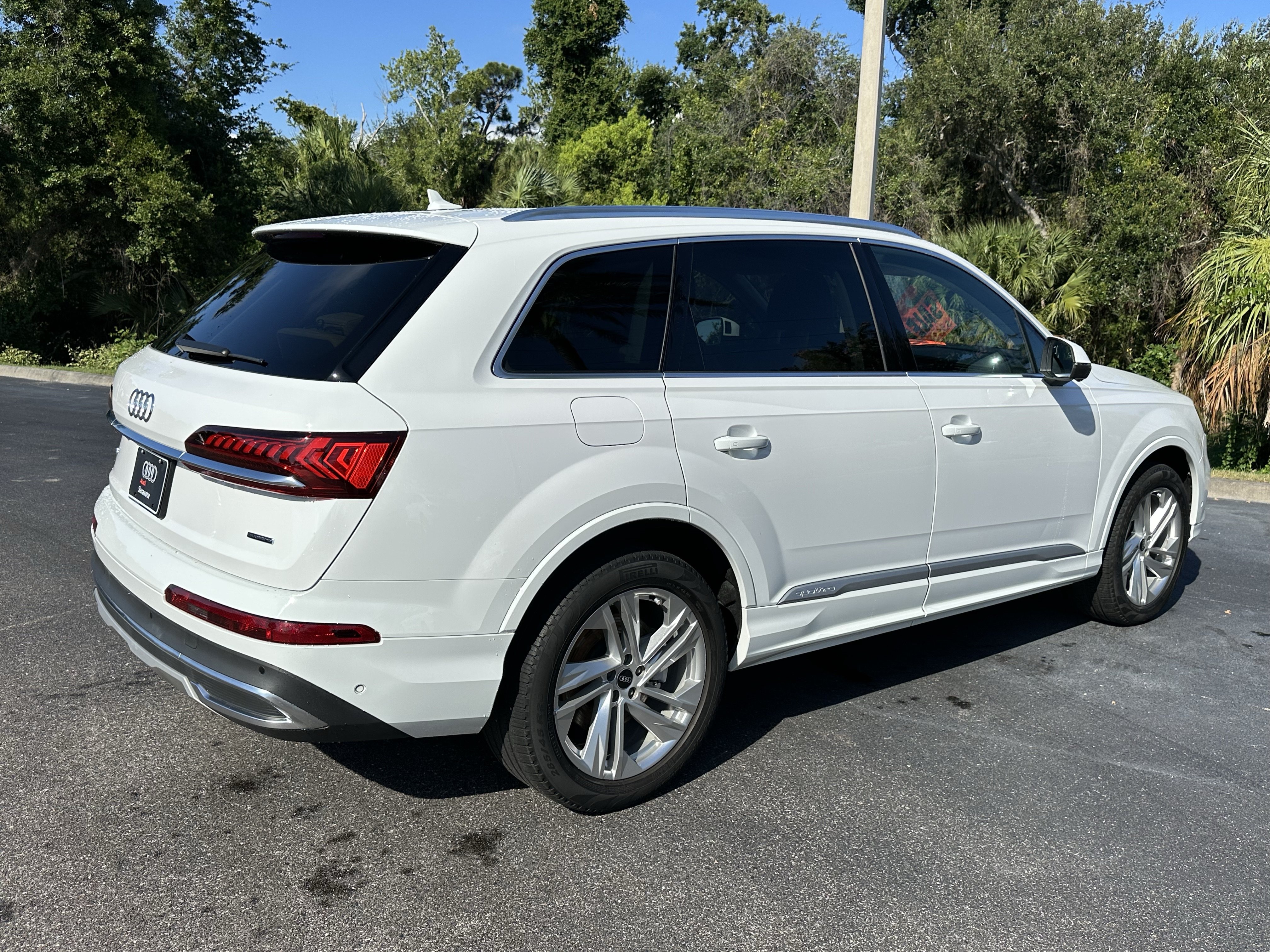 Used 2021 Audi Q7 2.0T Premium Plus w/ Executive Package AWD/4WD image 4
