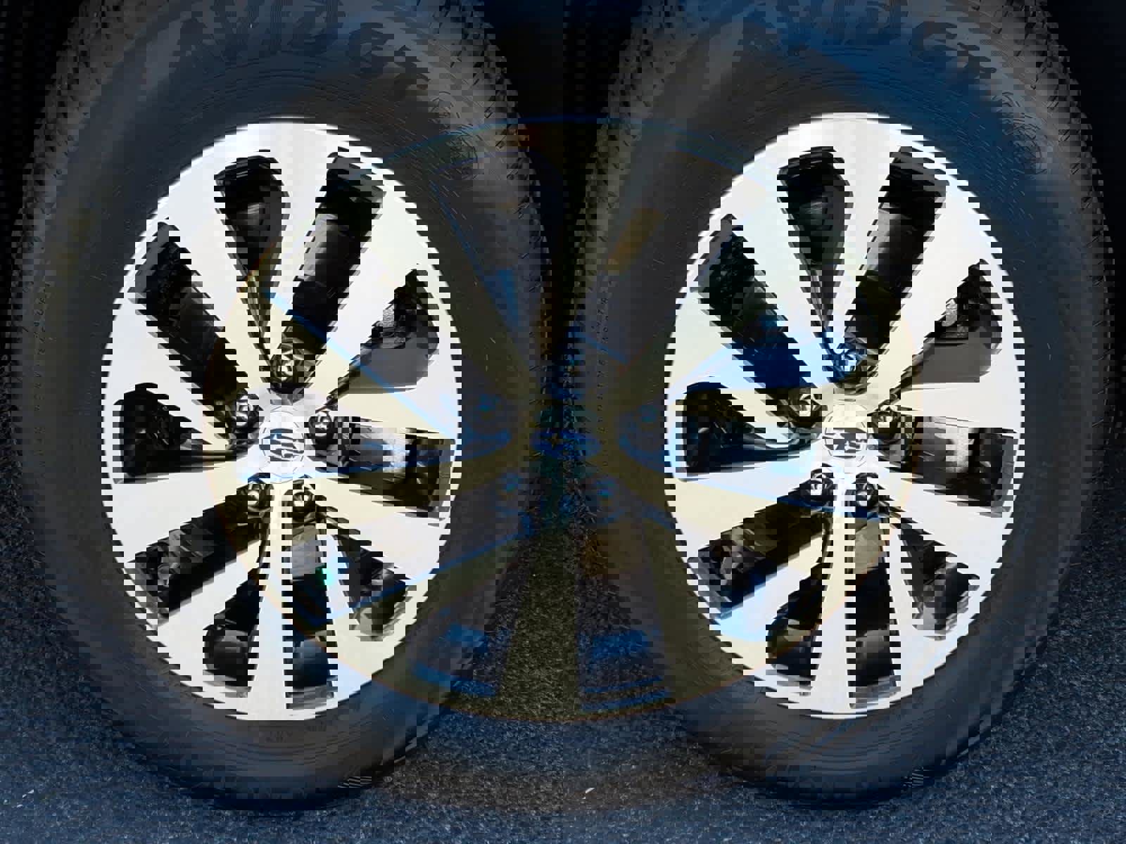 Certified 2025 Subaru Outback Premium w/ Popular Package #1A image 12