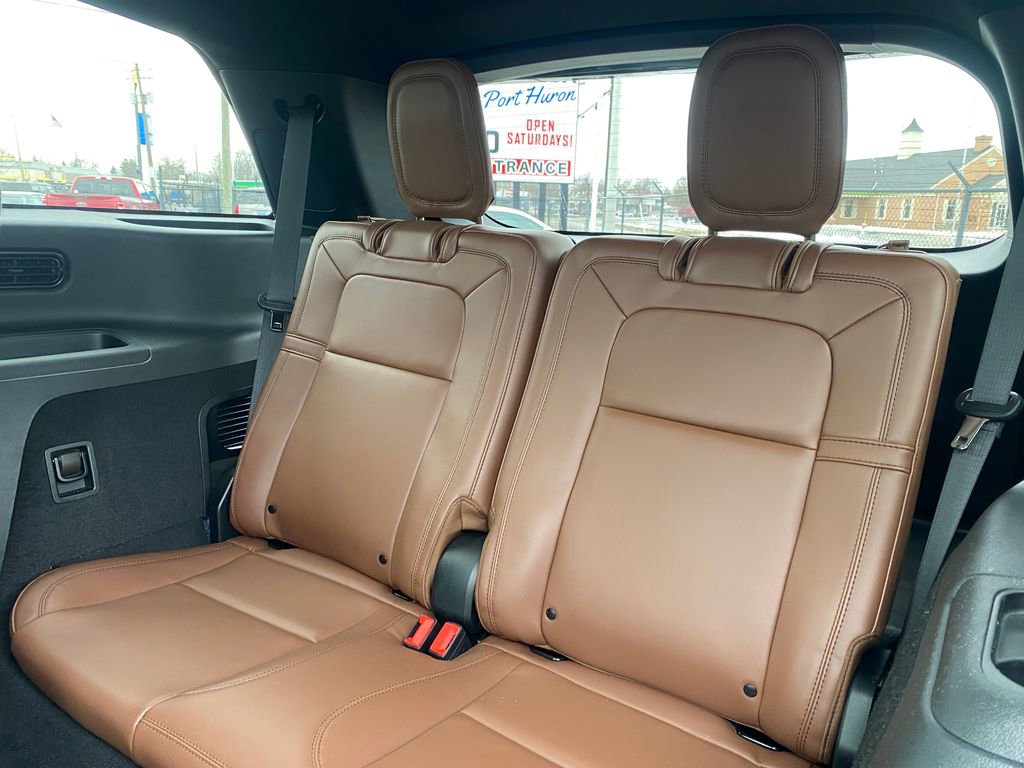 Used 2024 Lincoln Aviator Reserve w/ Equipment Group 201A image 16
