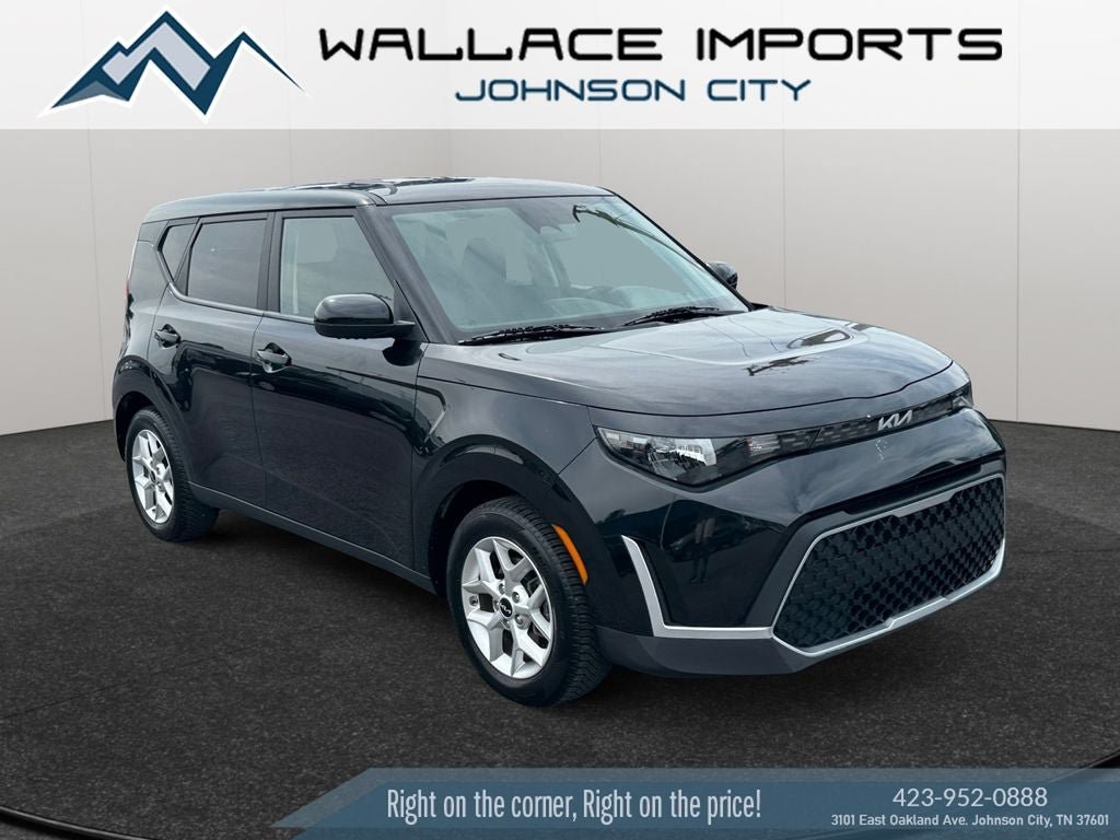 Used 2024 Kia Soul LX w/ Option Group 015 FWD image 7