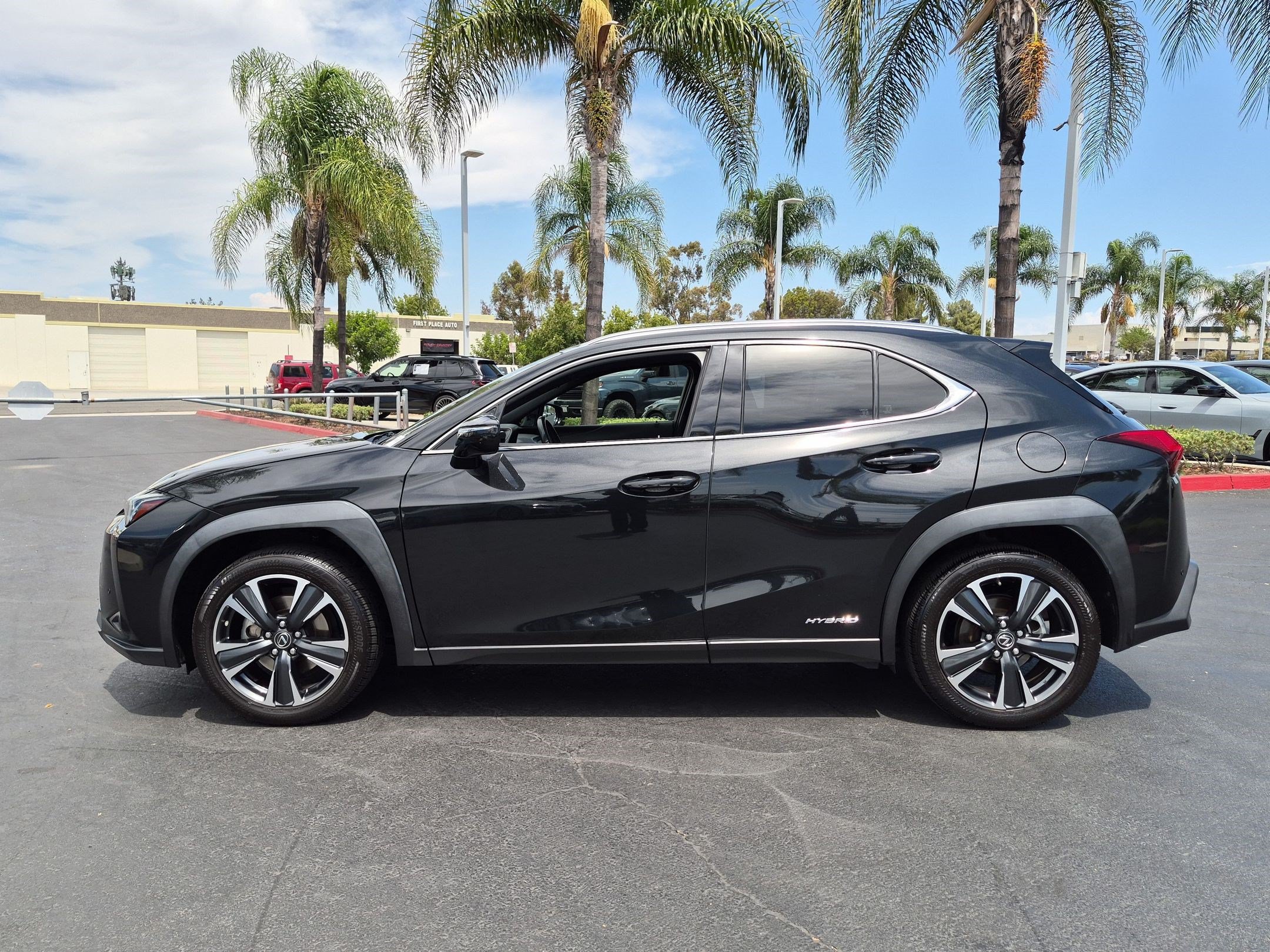 Used 2022 Lexus UX 250h AWD/4WD image 7