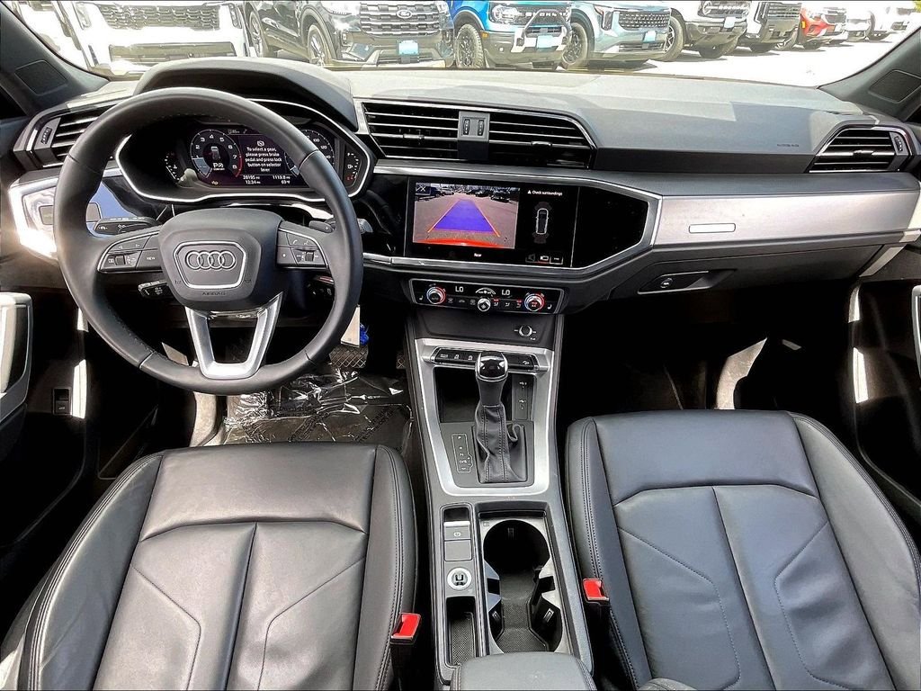 Used 2025 Audi Q3 2.0T Premium image 20