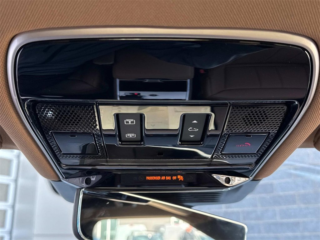 New 2025 Land Rover Range Rover SE image 21