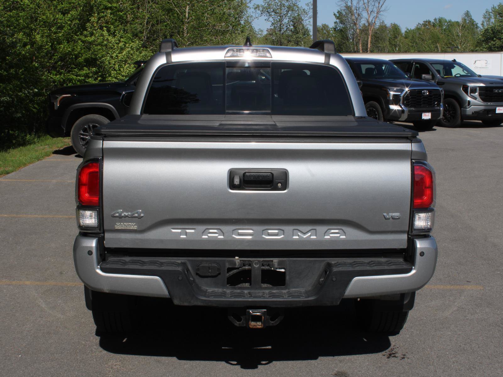 Used 2023 Toyota Tacoma Limited AWD/4WD image 6