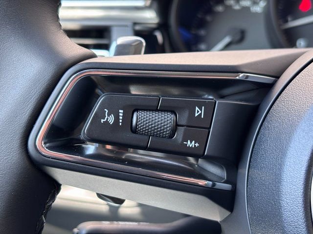 Certified 2026 Porsche Macan image 15