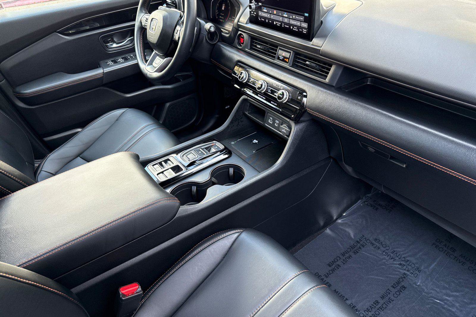 Certified 2025 Honda Pilot TrailSport image 17