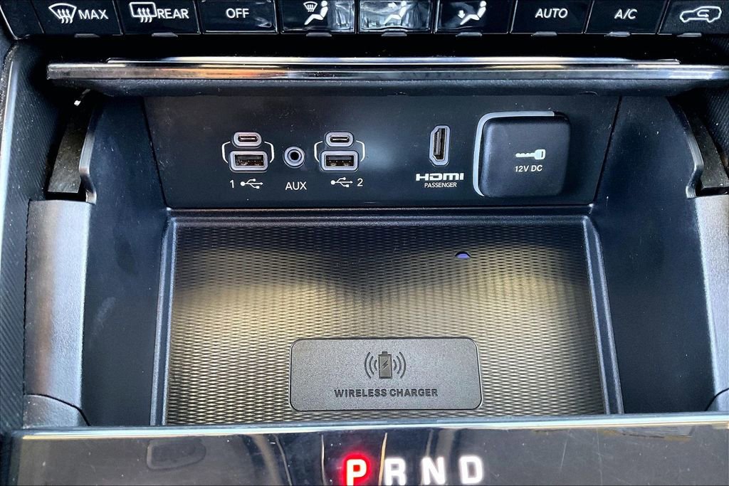 Used 2024 Jeep Grand Cherokee Limited w/ Luxury Tech Group II image 32