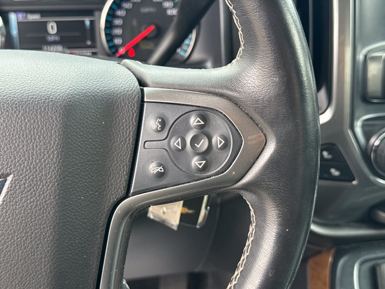Used 2015 Chevrolet Silverado 1500 LTZ RWD image 22