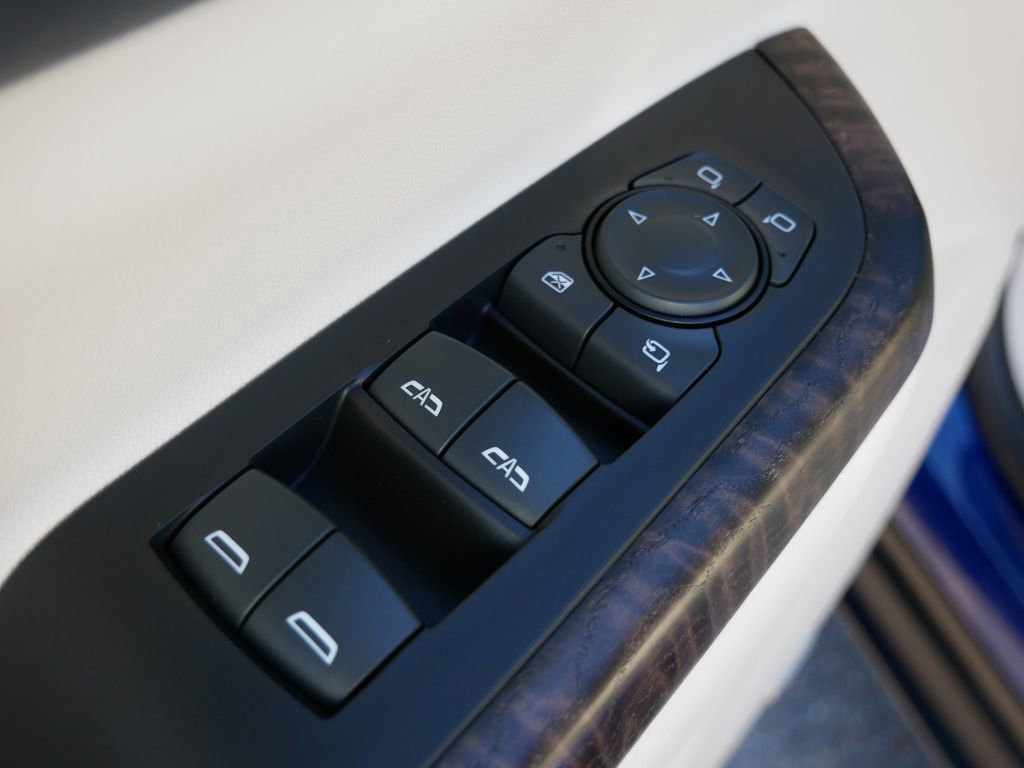 Used 2023 GMC Acadia Denali w/ Denali Ultimate Package image 16