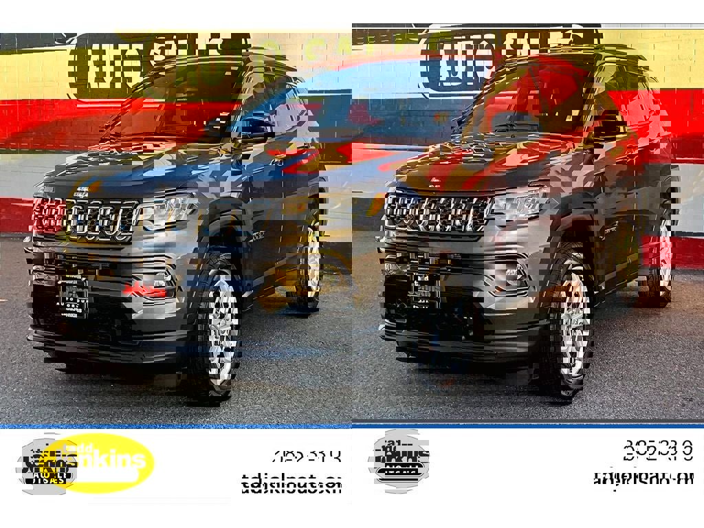 Used 2024 Jeep Compass Latitude image 1