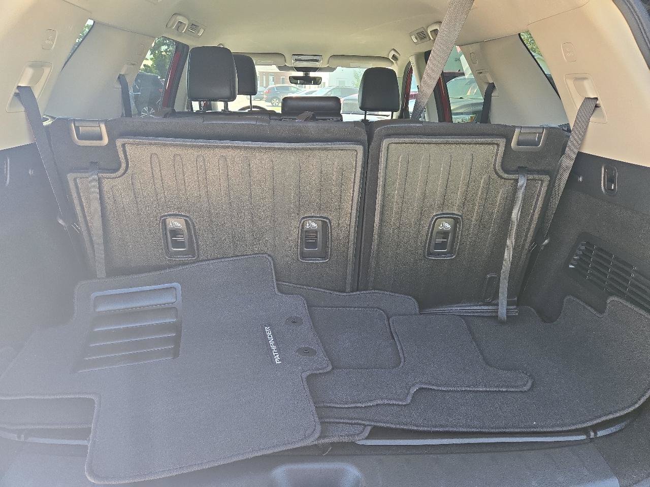 Used 2024 Nissan Pathfinder SL w/ Cargo Package AWD/4WD image 8