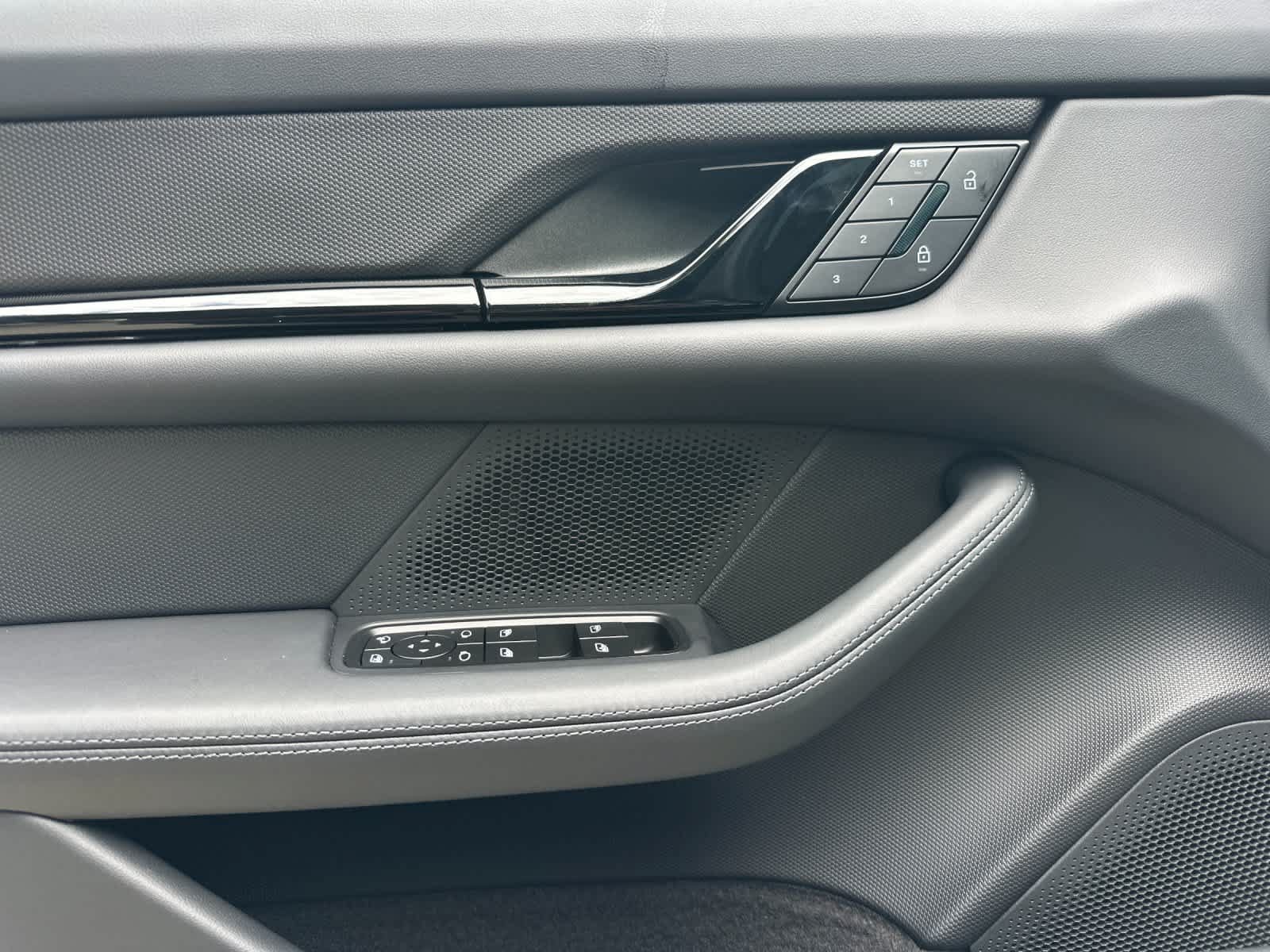 New 2026 Porsche Taycan 4S AWD/4WD image 12