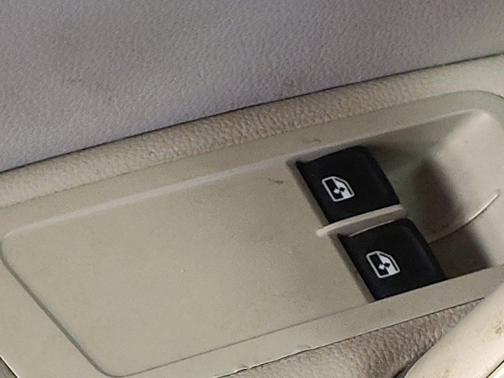 Used 2015 Volkswagen Golf S image 27