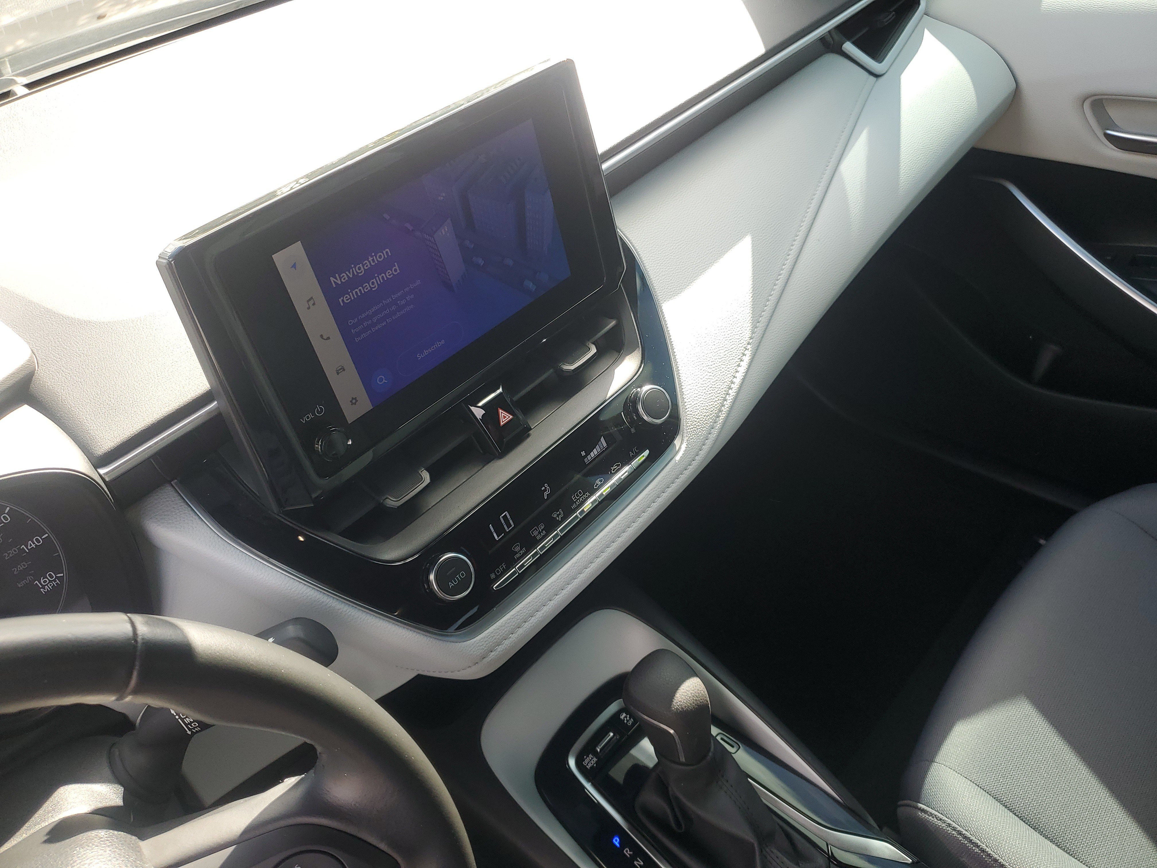 Used 2023 Toyota Corolla SE w/ SE Premium Package FWD image 19