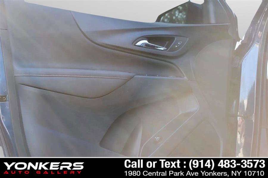 Used 2022 Chevrolet Equinox RS w/ Infotainment Package image 15