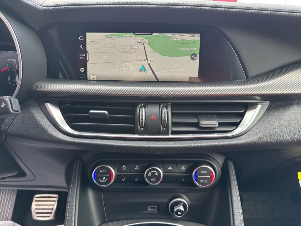 Used 2024 Alfa Romeo Stelvio Veloce image 43