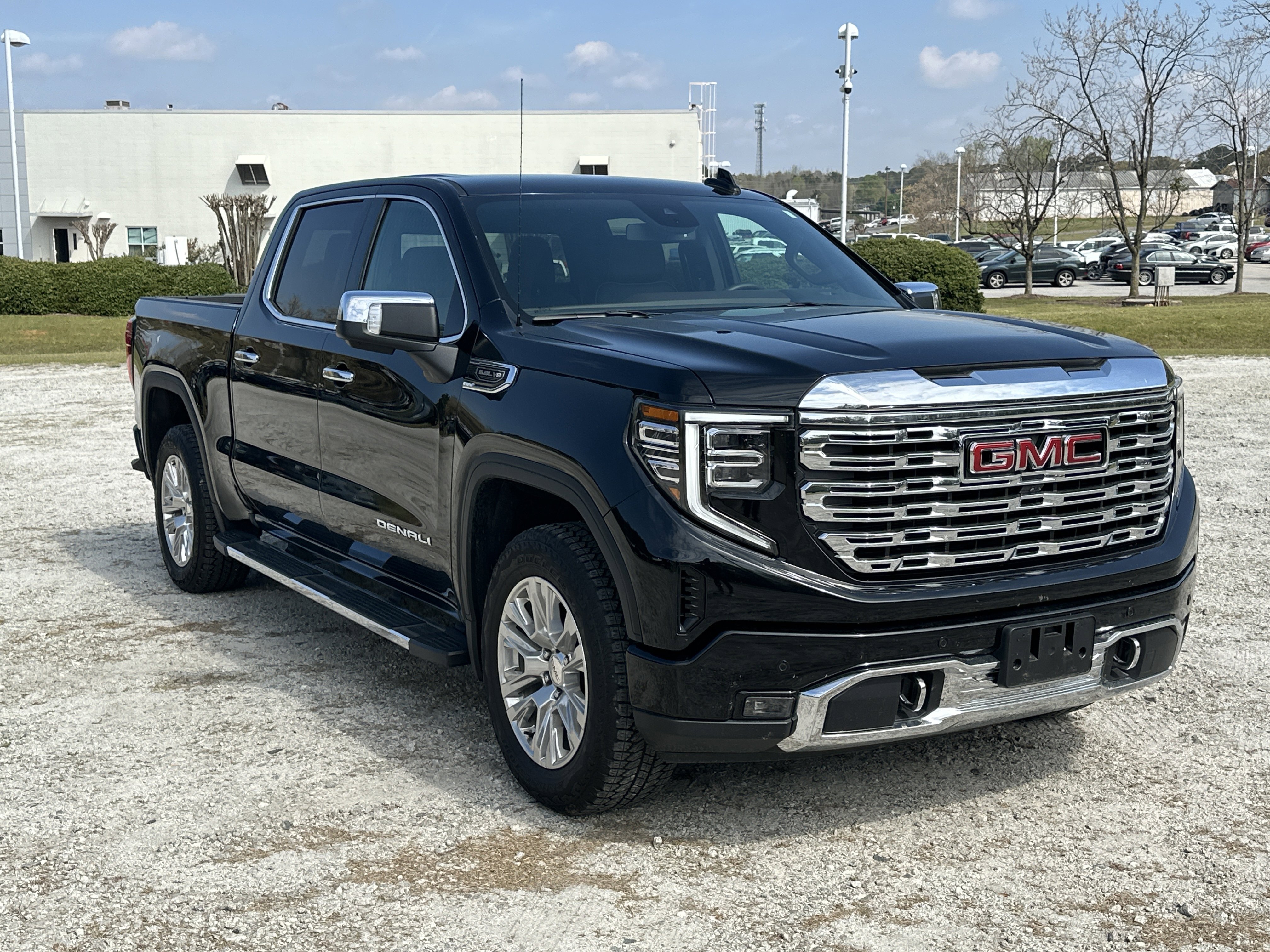 Used 2025 GMC Sierra 1500 Denali image 3