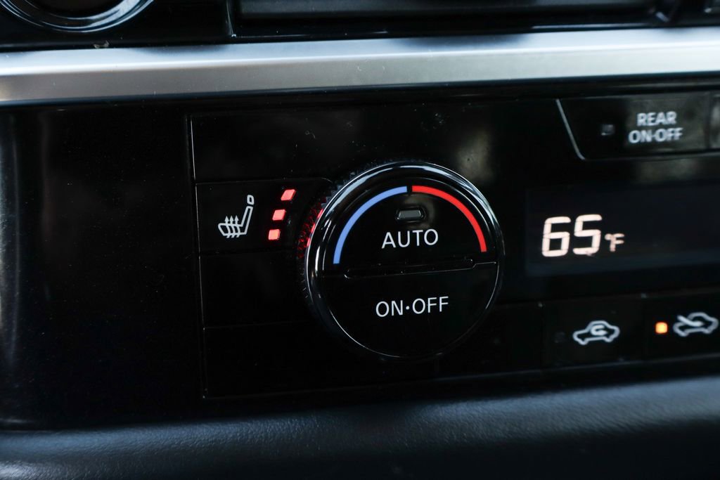 Used 2025 Nissan Pathfinder SL w/ SL Premium Package image 32