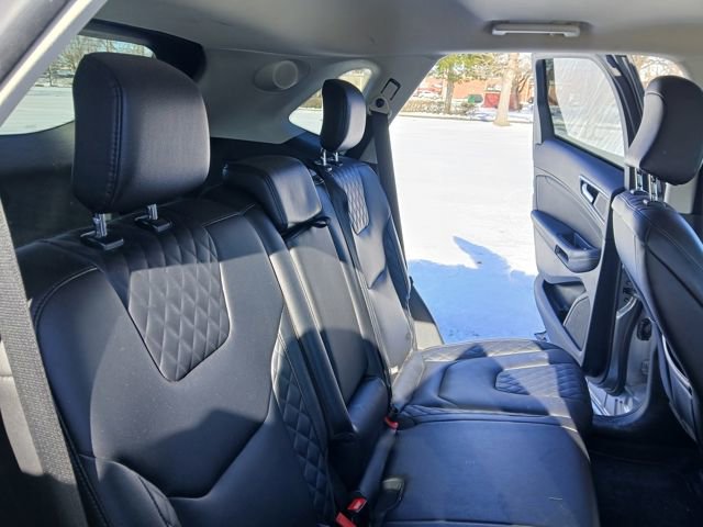 Used 2024 Ford Edge Titanium image 42