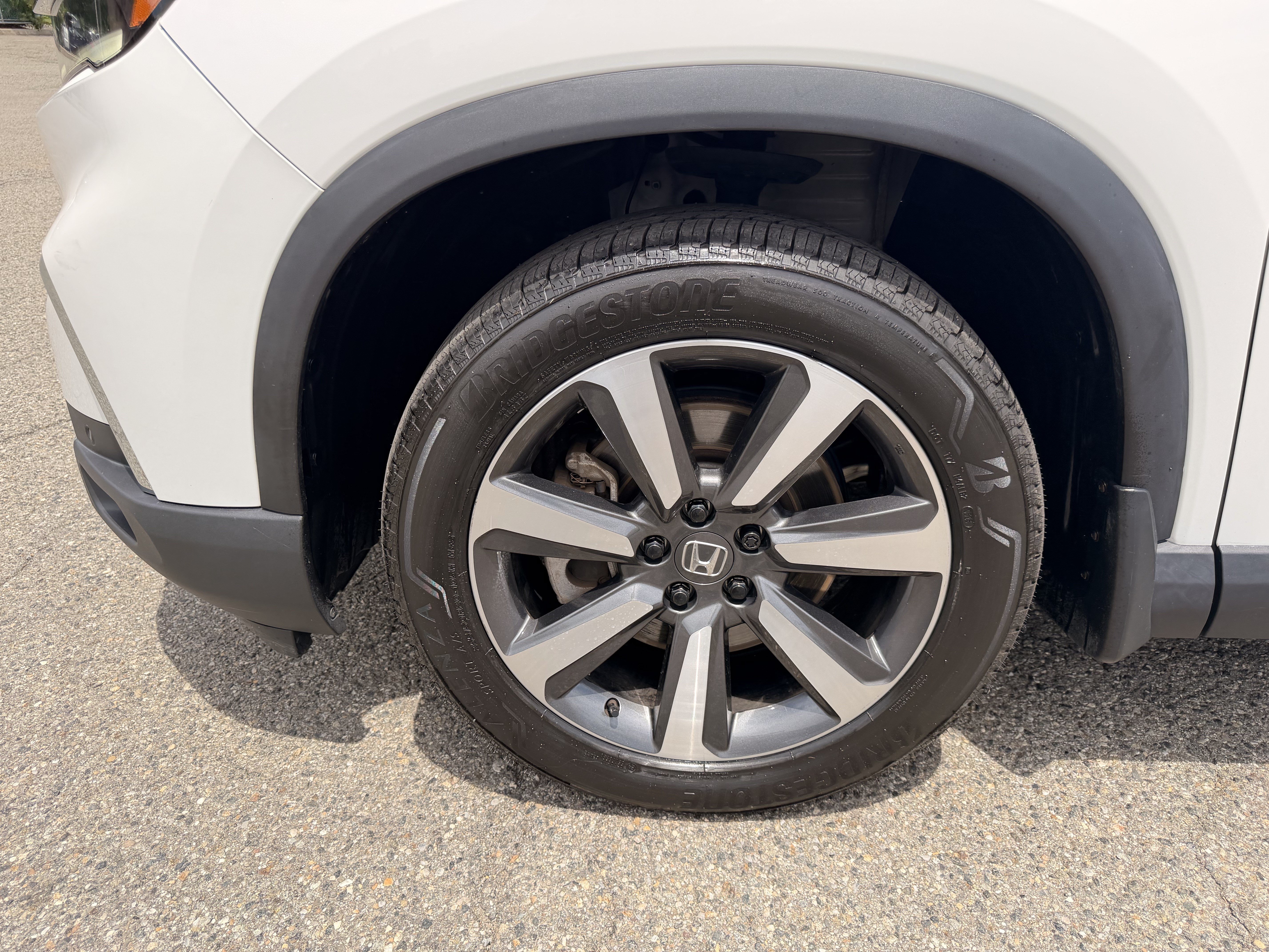 Certified 2023 Honda Pilot Touring image 7