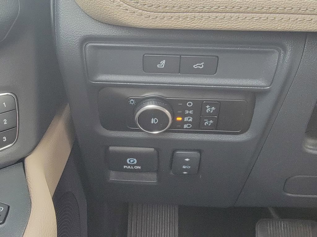 Used 2024 Ford Expedition Max Limited image 32