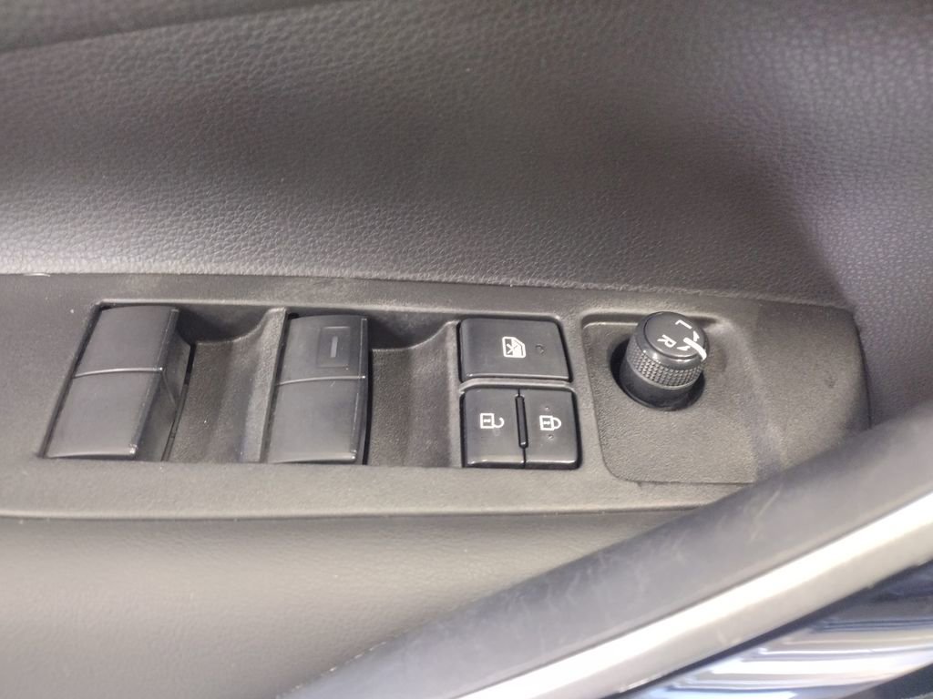 Used 2022 Toyota Corolla XSE FWD image 19
