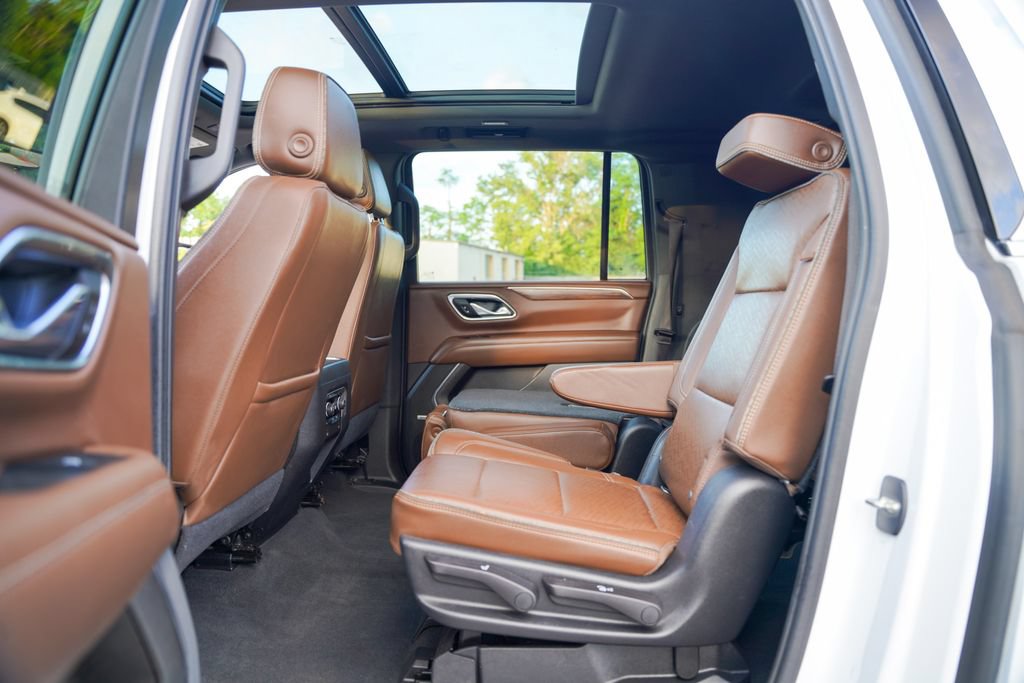 Used 2021 Chevrolet Suburban High Country w/ Premium Package AWD/4WD image 35