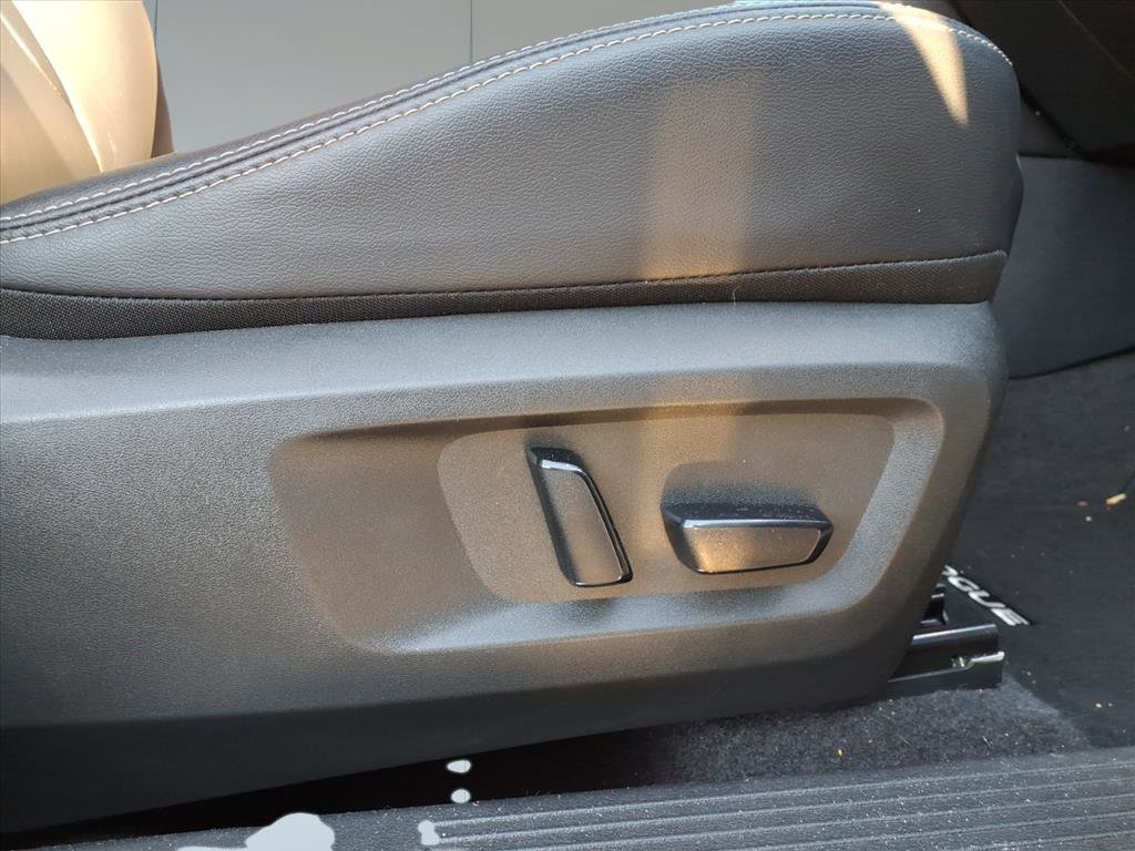 Used 2023 Nissan Rogue SL w/ SL Premium Package image 7