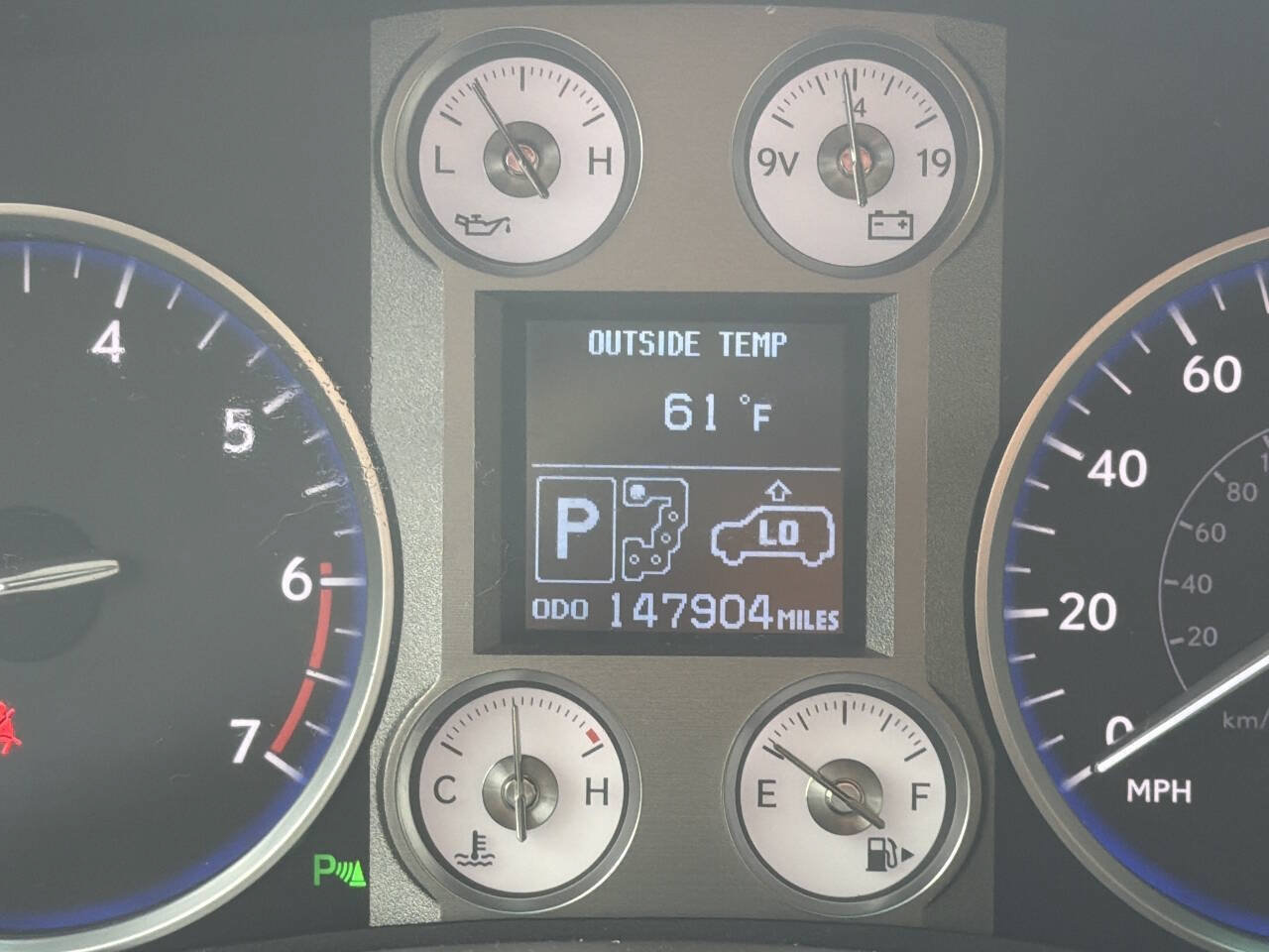Used 2010 Lexus LX 570 4WD image 31