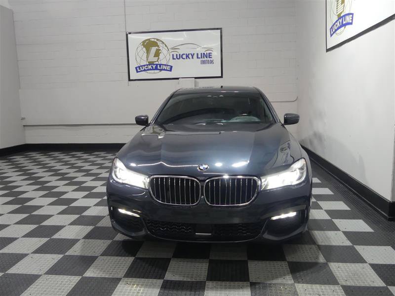 Used 2019 BMW 740i xDrive w/ M Sport Package AWD/4WD image 2