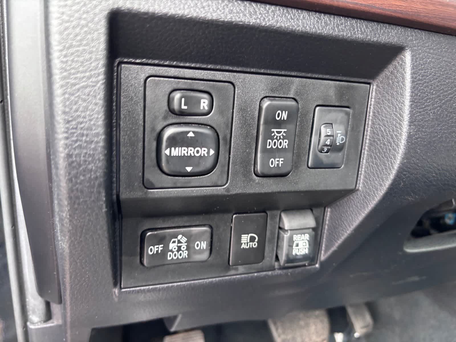 Used 2021 Toyota Tundra Limited w/ Limited Premium Package AWD/4WD image 16