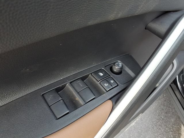 Used 2026 Toyota Corolla Cross XLE FWD image 15