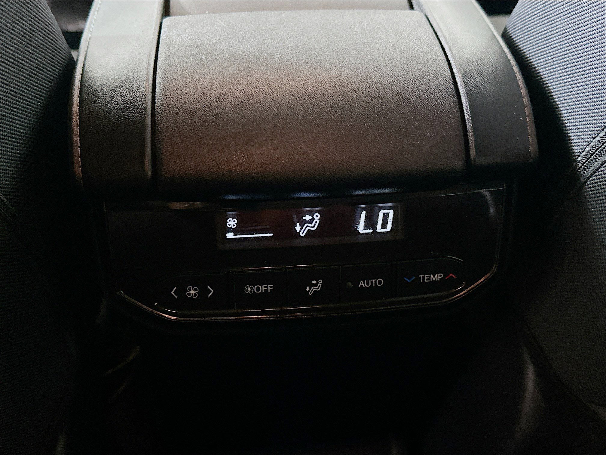 Used 2024 Toyota Highlander LE image 26