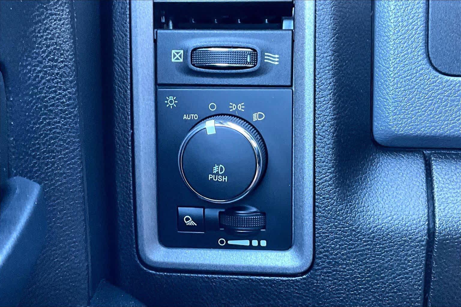 Used 2019 RAM 1500 Express AWD/4WD image 34