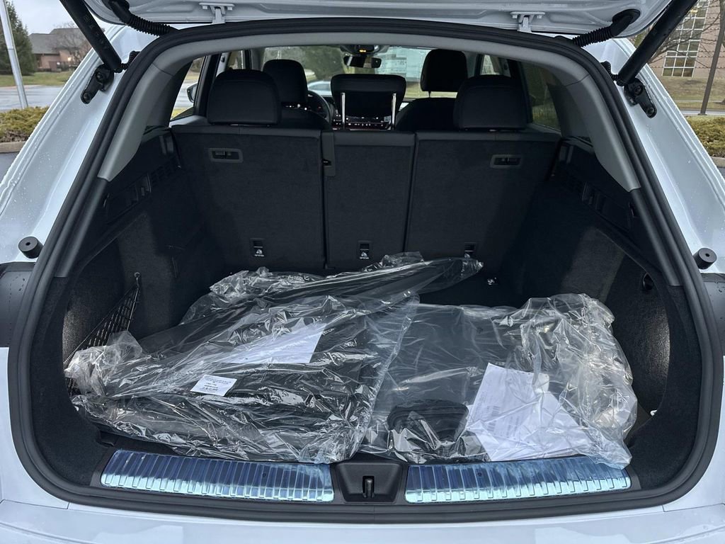 New 2025 Audi Q5 Premium image 9