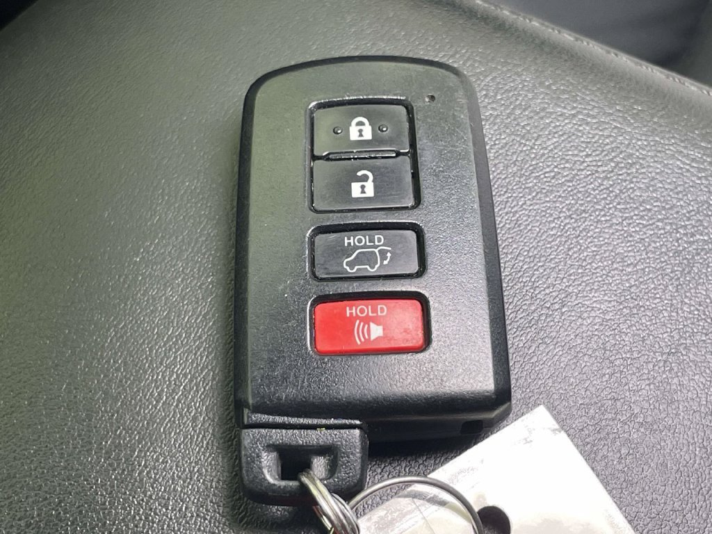 Used 2017 Toyota RAV4 Platinum w/ All Weather Liner Package AWD/4WD image 38