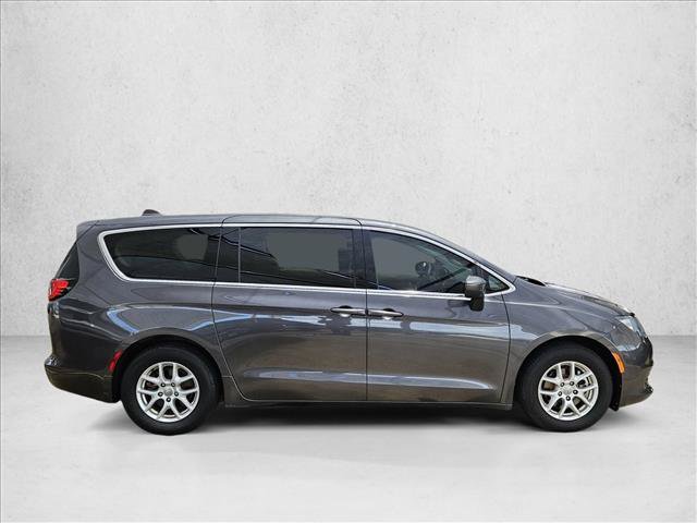 Used 2018 Chrysler Pacifica LX FWD image 4