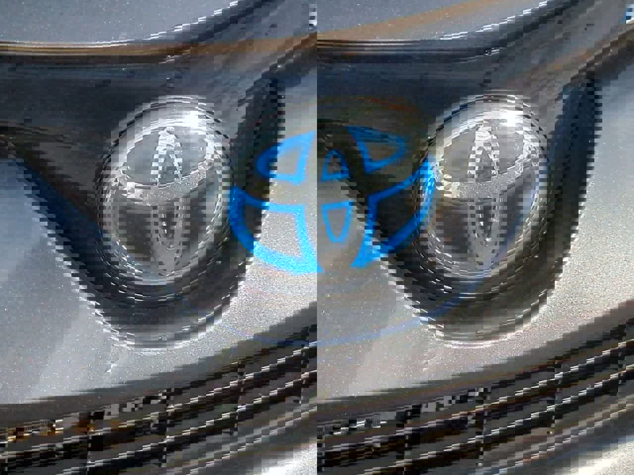 Used 2018 Toyota RAV4 XLE image 11