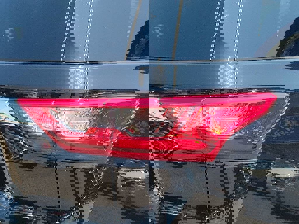 Used 2021 Chevrolet Traverse LS w/ LPO, Floor Liner Package image 31