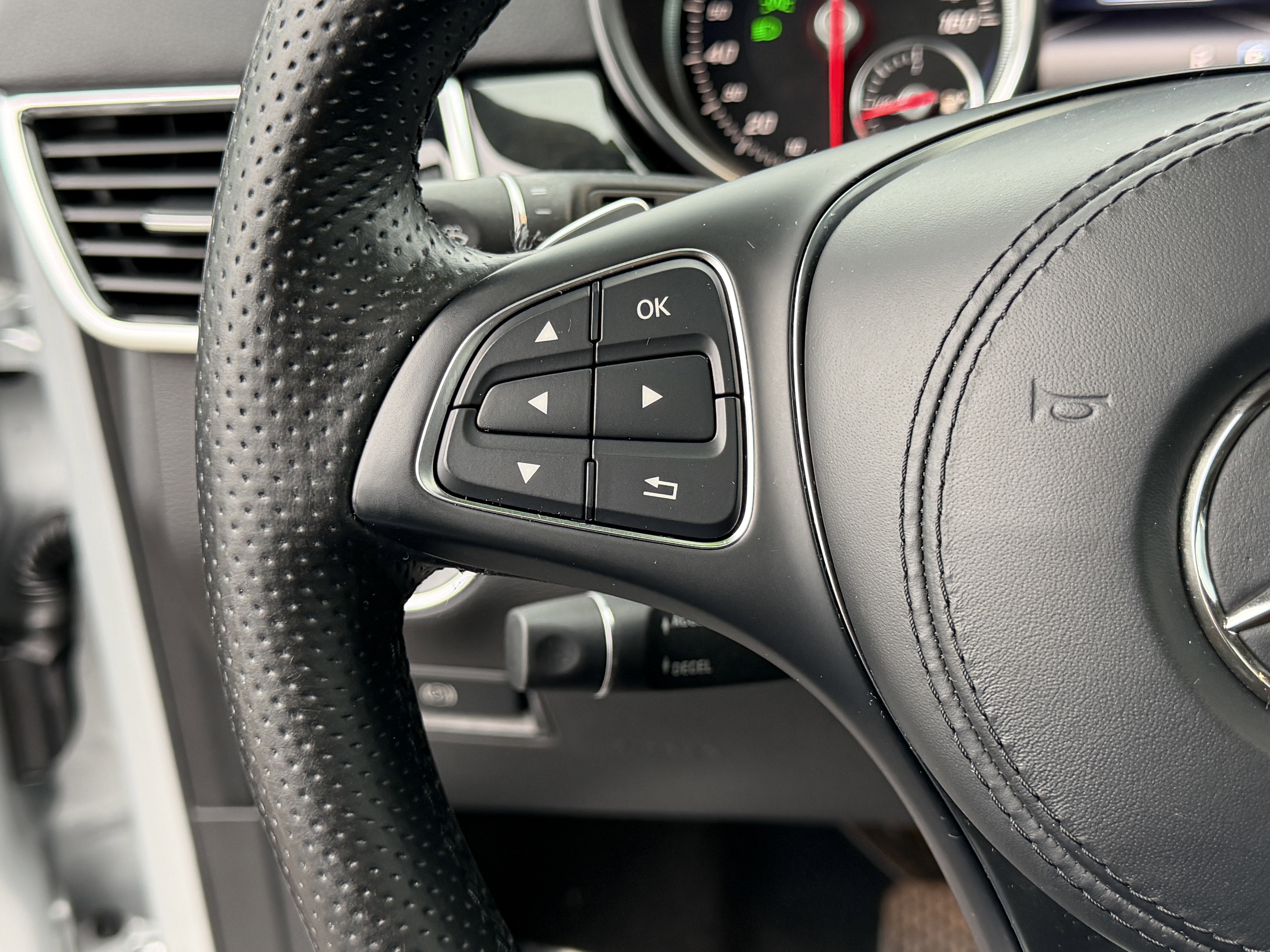 Used 2019 Mercedes-Benz GLS 450 4MATIC image 17